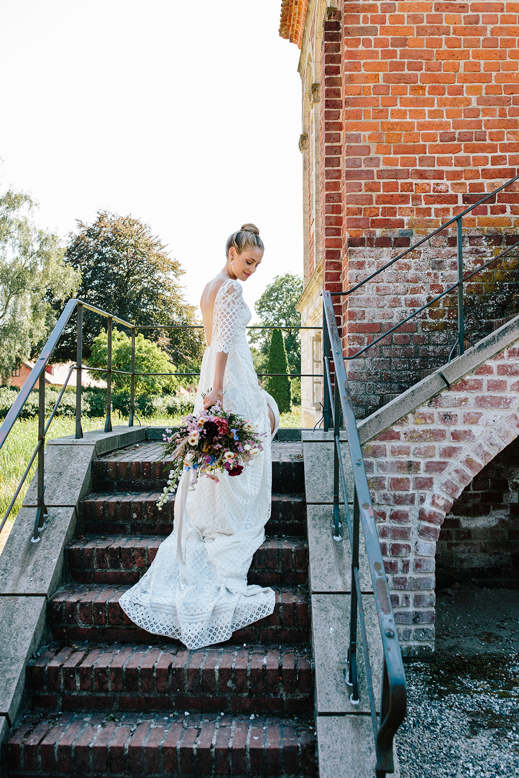 brudehår bytinajakobsen, rosenholm og Say oui brydekjoler og camilla-kirk-photography